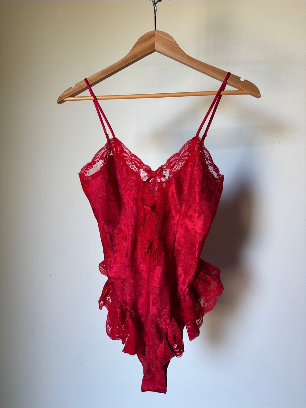 Vintage 90s Ruffle-Trim Floral Jacquard Teddy Size P/XS Morgan Taylor